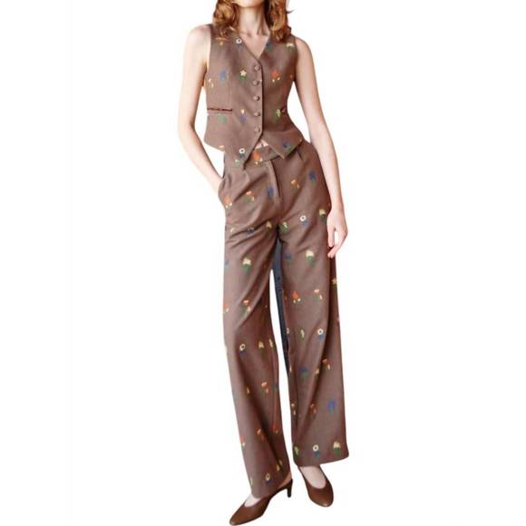 NEW CELIA B chesnut trousers in brown - Picture 2 of 4